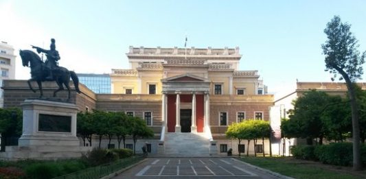 Συνελήφθησαν οι 2 γυναίκες που έριχναν λάδια σε Μουσεία