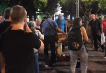 Οργή για την 19χρονη στο Αγρίνιο: Φασισμός είναι να τρώει φωτοβολίδα στο κεφάλι η αδελφή μου…