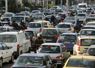 Η κίνηση στους αθηναϊκούς δρόμους διεξάγεται, σήμερα, με πολλά προβλήματα