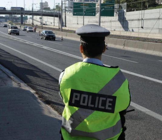 Πυρκαγιά σε λεωφορείο στην Αττική οδό – Έκλεισαν δύο λωρίδες