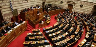 Συμφωνία των Πρεσπών: Ο ΣΥΡΙΖΑ ψάχνει τους 151 για να περάσει το «ΝΑΙ» αλλά τα «κουκιά» δείχνουν 149