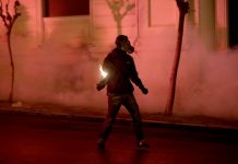 Επίθεση με μολότοφ στο κτίριο των ΜΑΤ και ΥΜΕΤ