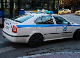 Απόδραση επικίνδυνων κακοποιών από περιπολικό της ΕΛ.ΑΣ. στο κέντρο της Αθήνας