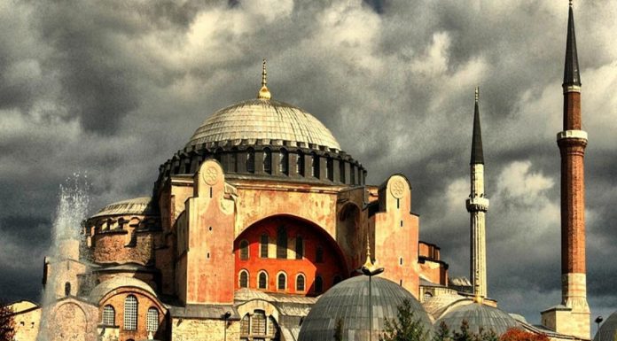 Τι απαντά η UNESCO στην επιδίωξη του Ερντογάν να μετατρέψει την Αγιά Σοφιά σε τζαμί
