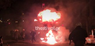 Πεδίο μάχης η Θεσσαλονίκη: Επίθεση κουκουλοφόρων στα ΜΑΤ με 100 βόμβες μολότοφ (Βίντεο)