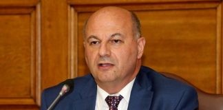 Κ. Τσιάρας: Κατώτερος των περιστάσεων ο Αλ. Τσίπρας, με την αναφορά του στο όνομα του αεροδρομίου