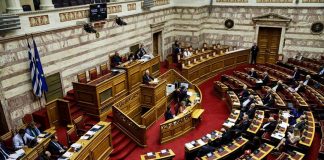 Βουλή: Δεκτό κατά πλειοψηφία, επί της αρχής, το ν/σ για τις 120 δόσεις