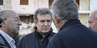 Άγνωστοι ξυλοκόπησαν σύμβουλο του Μιχάλη Χρυσοχοΐδη