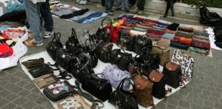 Σαφάρι και πρόστιμα για το παρεμπόριο σε Αθήνα και Μέγαρα