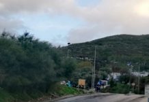 Έφοδος της ΕΛΑΣ στο ΚΥΤ Σάμου: Τουλάχιστον 45 προσαγωγές – Βρέθηκαν μαχαίρια και γκλομπ