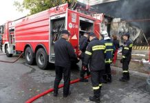 Πυρκαγιά σε κτήριο στην Πλάκα: Απεγκλωβίστηκε γυναίκα