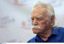 Εσπευσμένα πάλι στο νοσοκομείο ο Μανώλης Γλέζος με πόνους στο στήθος