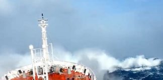 Ακυβέρνητο πλοίο κοντά στο ακρωτήριο Μαλέα – Πνέουν ανέμοι έως 10 μποφόρ