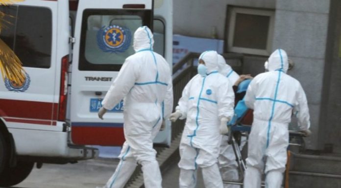 “Τρόμος” για τον κοροναϊό: Ενισχύεται η ικανότητα εξάπλωσης του – Στους 56 οι νεκροί