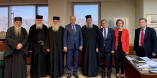 ΥΠΕΝ: Στα “σκαριά” σχέδια για φωτοβολταϊκά στο Άγιον Όρος