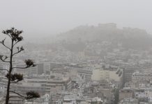 Χαλάει ο καιρός: Βροχές, καταιγίδες και αφρικανική σκόνη την Τρίτη