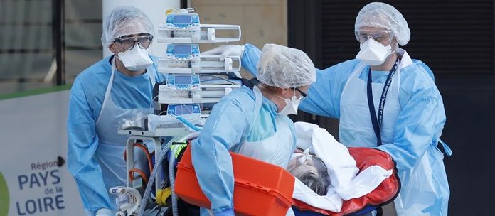 Σαρώνει και την Γαλλία η πανδημία: 365 νεκροί σε ένα 24ωρο, 1.696 συνολικά