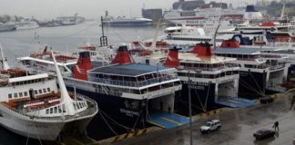 Δεμένα τα καράβια στα λιμάνια λόγω των θυελλωδών ανέμων