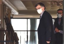 Στη Ν. Μάκρη ο Σ. Τσιόδρας: Επισκέφτηκε τον οίκο ευγηρίας που έχει τεθεί σε απομόνωση