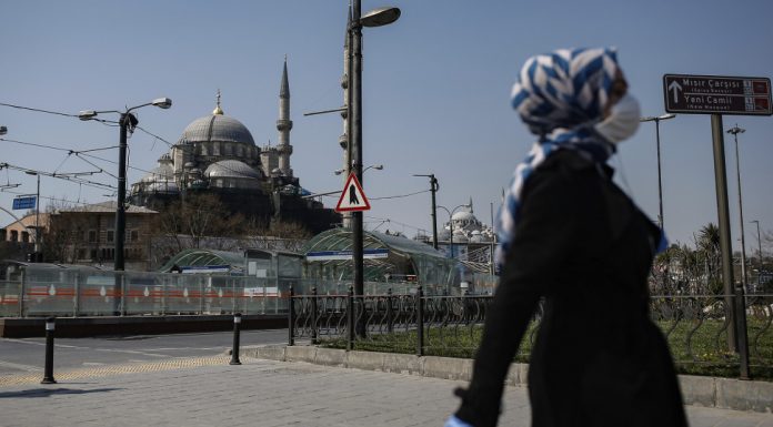 Τουρκία: 117 νέοι θάνατοι από τον κορωνοϊό – Πλησιάζουν τους 100.000 τα κρούσματα
