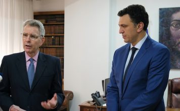 Συνάντηση Κικίλια-Πάιατ: Έρχονται 200.000 τεστ αντισωμάτων στην χώρα