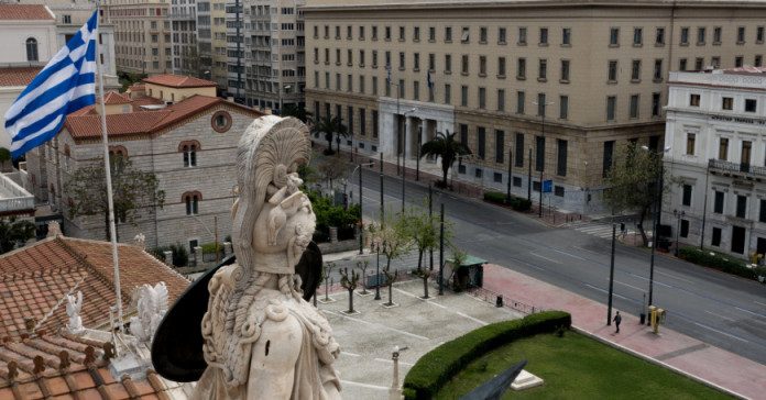 DW: Η «απίθανη επιτυχία» της Ελλάδας ενώ η Ευρώπη παραμένει στην πανδημία