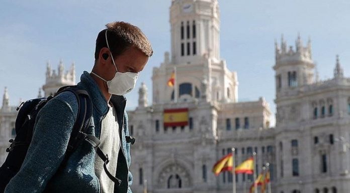 Η Ισπανία αναθεωρεί προς τα πάνω τον αριθμό των νεκρών από κορωνοϊό