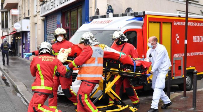Παρίσι: Επίθεση με μαχαίρι κοντά στα παλαιά γραφεία του Charlie Hebdo – Τέσσερις τραυματίες