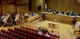 Δίκη Χρυσής Αυγής: Φάκελοι με φυλλάδια εστάλησαν στην εισαγγελέα και τα μέλη του δικαστηρίου