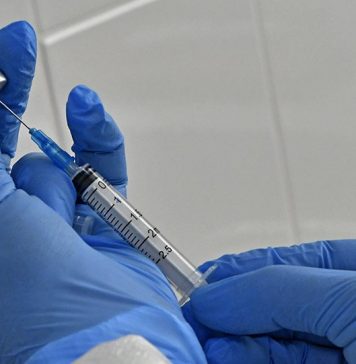 Αναστολή στην δοκιμή εμβολίου της Johnson & Johnson λόγω ανεξήγητης ασθένειας εθελοντή