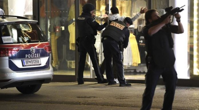Αυστρία: 14 συλλήψεις για το μακελειό στην Βιέννη – Αλβανός από τα Σκόπια ο δράστης