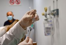 Στη «μάχη» του εμβολιασμού άλλα 144 εμβολιαστικά κέντρα