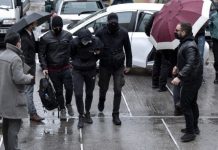 Υπό κράτηση οι δύο δράστες για τον άγριο ξυλοδαρμό του σταθμάρχη στην Ομόνοια