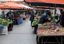 Από Δευτέρα και τα βιομηχανικά είδη στις λαϊκές αγορές