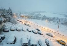 Στα “λευκά” η Θεσσαλονίκη: Χιόνι ακόμη και στο κέντρο της πόλης