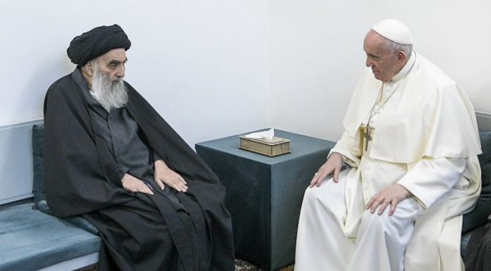 Ιράκ: Ιστορική συνάντηση του Πάπα Φραγκίσκου με κορυφαίο ιερωμένο του Ισλάμ