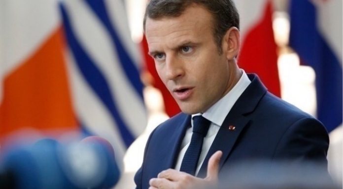 Μήνυμα Μακρόν για την 25η Μαρτίου: Είμαστε εδώ και θα είμαστε στο πλευρό σας