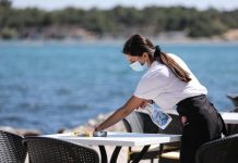 «Κλειδώνει» την 3η Μαΐου το άνοιγμα της Εστίασης: «Τέλος» το Πάσχα στο χωριό