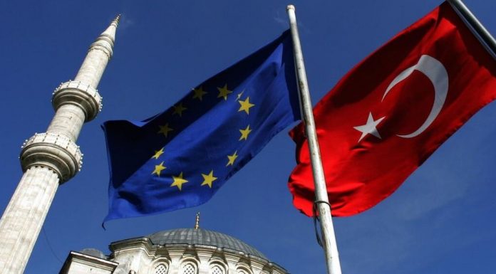 Το Ευρωπαϊκό Κοινοβούλιο «παγώνει» τις διαδικασίες ένταξης της Τουρκίας