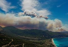 Αναζωπυρώθηκε η φωτιά στην Δ. Αττική: Εκκενώνεται οικισμός – Πάνω από 50.000 στρέμματα καμένα