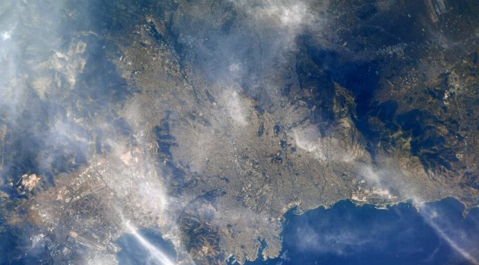 Η Αθήνα από… πολύ ψηλά: Μια φωτογραφία αστροναύτη από τον Διεθνή Διαστημικό Σταθμό