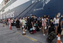 Αυξημένη η κίνηση στα λιμάνια της Αττικής: Εντατικοί οι έλεγχοι από λιμενικούς