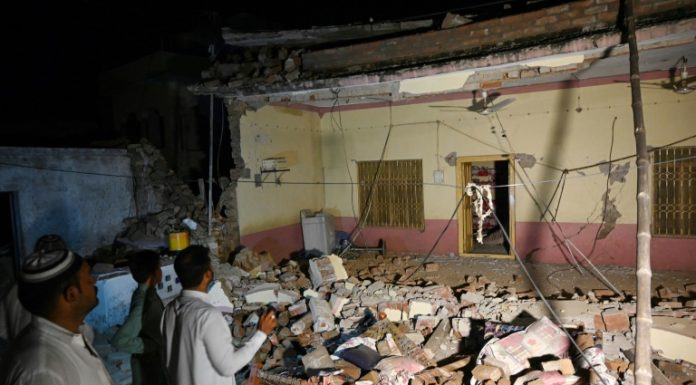 Ισχυρός σεισμός στο Πακιστάν με τουλάχιστον 20 νεκρούς