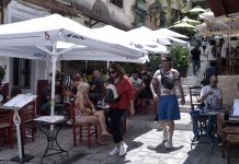 Τι αλλάζει από σήμερα για τους εμβολιασμένους και τι για τις «κόκκινες» περιοχές