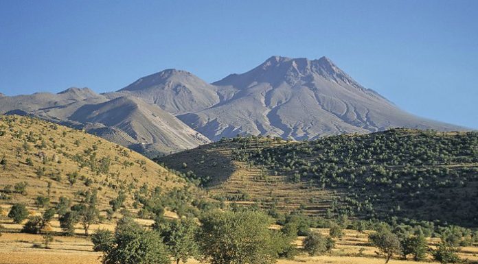 Τουρκία: Φόβοι για έκρηξη ηφαιστείου μετά από σειρά σεισμών