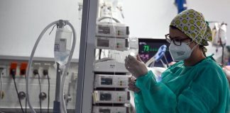 Τροπολογία προστατεύει γιατρούς από κακόβουλες μηνύσεις για ασθενείς με Covid-19