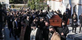 Τελευταίο αντίο στον Αλέκο Φασιανό από πλήθος κόσμου