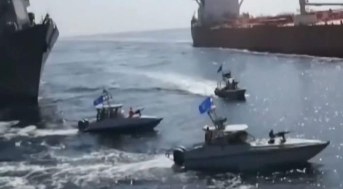 Τεχεράνη προς Αθήνα: Συνεργασία για τα πλοία που έχουν συλληφθεί χωρίς ανάμειξη των ΗΠΑ