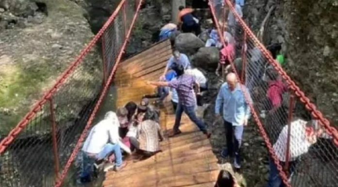 Μεξικό: Γέφυρα κατέρρευσε στα εγκαίνια της – Τουλάχιστον 25 τραυματίες