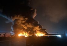 «Κόλαση φωτιάς» σε εργοστάσιο πλαστικών στον Ασπρόπυργο: Μήνυμα του 112